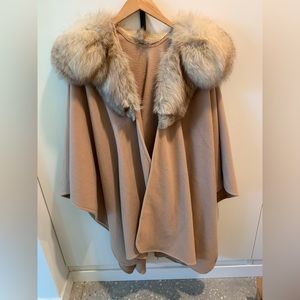 Jennifer Moore polyester cape with fur collar